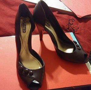 Unlisted: A Kenneth Cole Production heels